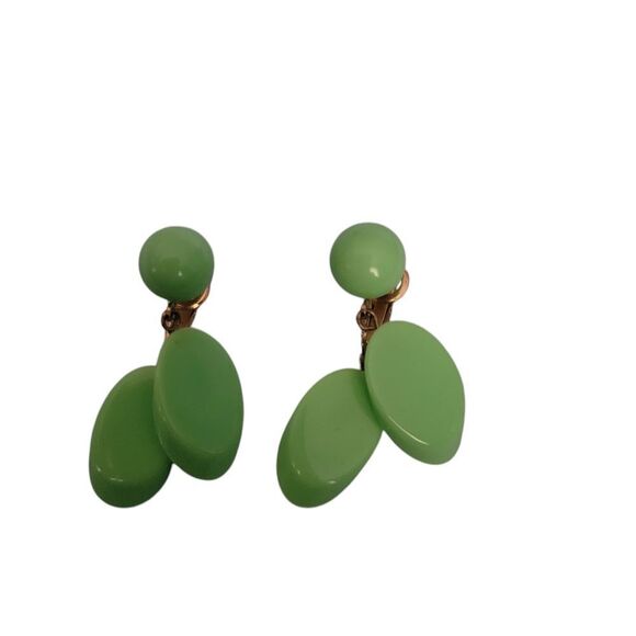 TRIFARI VINTAGE Green Dangle Earrings - Picture 1 of 3